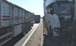 Diyarbakır’da faciadan dönüldü: Yakıt tankeri ve TIR çarpıştı