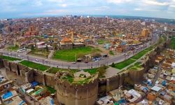 Diyarbakır’ın tescilli tarihi kaya mezarı definecilerin hedefi oldu!