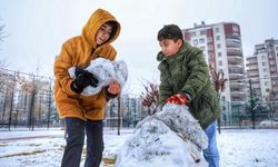 İki yıl sonra kar yağdı: İşte Diyarbakır’da kar görüntüleri