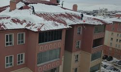 Bitlis’te kar kış demiyor: Ekmek parası için riske giriyorlar!
