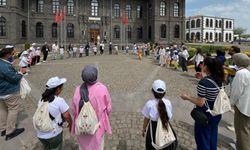 Diyarbakır’da 23 Nisan’a özel öğrencilere tarihi yerler gezdirildi
