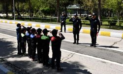 Diyarbakır'da koruma altındaki çocuklardan polislere sürpriz