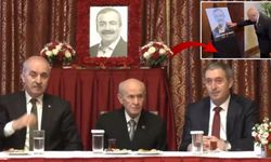 Bahçeli Önder’in taziyesine katıldı: Fotoğrafına dokundu!