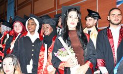 Diyarbakır’da 14 ülkeden 80 yabancı öğrencinin mezuniyet sevinci
