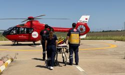 Diyarbakır’da ağaçtan düştü: Ambulans helikopter havalandı!