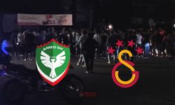 Diyarbakır’da Amedspor ve Galatasaray taraftarları kavga etti!