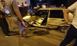Diyarbakır’da kamyonet ile otomobil çarpıştı: Yaralılar var