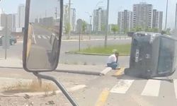 Diyarbakır’da araç yan yattı: Sürücü başında bekledi