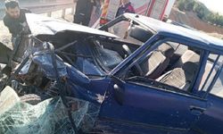 Diyarbakır’da kaza yapan otomobil hurdaya döndü!