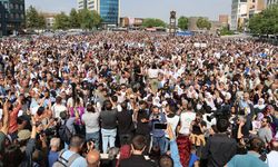 Diyarbakır’da PKK anması: Binlerce kişi Dağkapı Meydanı’nda