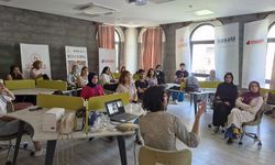 Diyarbakır'da gençler ücretsiz fotoğraf, tiyatro ve drama eğitimi alıyor