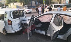 Diyarbakır'da zincirleme trafik kazası: Araçlar hasar gördü!