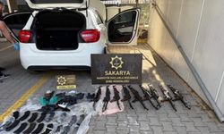 Diyarbakır'dan gidiyordu: Polisin kiraladığı otomobilden cephanelik çıktı