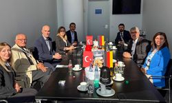 Eş Başkan Bucak, Almanya’da: Hannover Belediyesi Başkanı ile görüşme