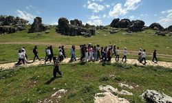 Diyarbakır’ın tarihi yerlerini tek tek gezdiler: "Bilgi dolu"