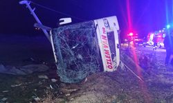 Van’da yolcu otobüsü devrildi: Çok sayıda yaralı var!