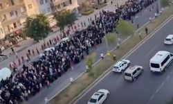 Diyarbakır’da binlerce kişi bir araya geldi: Yürüyüş yapıldı
