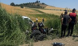 Ekin yangınını söndürmek isterken traktörün altında kaldı