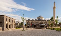 Diyarbakır’da Kur’an dinletiyordu: Sevilen imam sürgün edildi iddiası!