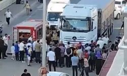 Siverek'te karşıdan karşıya geçerken TIR çarptı