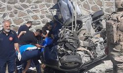 Tunceli'de iki araç kafa kafaya çarpıştı: 1'i ağır çok sayıda yaralılar var