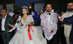 14 Kişi saydı: Van’daki düğünde milyonluk takı töreni