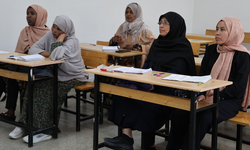 Elazığ'da yabancılar dil engelini aşmak için kurslara koştular!