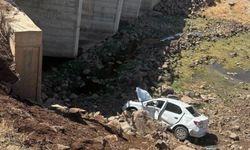 Diyarbakır’da otomobil köprüden uçtu! Yaralı var