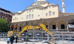 Van’ın simgesi tarihe karıştı: 50 yıllık cami yıkıldı