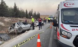 Antep’te iki otomobil çarpıştı: Çok sayıda ölü ve yaralı var