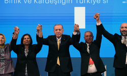 Cumhurbaşkanı Erdoğan rozetleri taktı: 9 Belediye Başkanı AK Partiye katıldı!