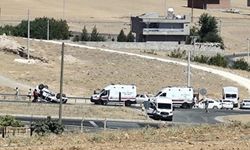 Diyarbakır'da kontrolden çıkan araç takla attı: Yaralılar var!