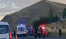 Erzurum'da otomobil takla attı: Ölü ve yaralı var
