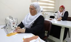 Fiyatlar artıyor: Diyarbakır'da kadınlar kendi pedlerini üretiyor
