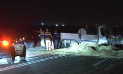 Kars’ta 3 araçlık zincirleme kaza: Ölü ve yaralılar var