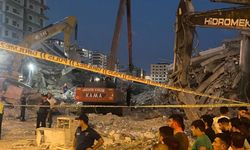 Maraş'ta yıkılan bina çöktü: Operatör hayatını kaybetti