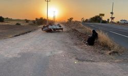 Urfa’da ters dönen araçtan sağ çıktı, oturup okudu