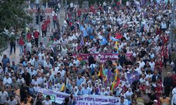 Diyarbakır’da binler yürüdü: İşte yapılan açıklama!