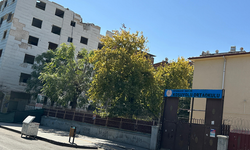 Diyarbakır'da öğrenciler tehlikede: Okulun yanı başında yıkım!