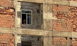 Diyarbakır’daki bina araba geçerken sallanıyor! Dava ettiler