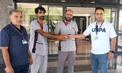 Elazığ’da poşet dolusu para buldu: Polise teslim etti!
