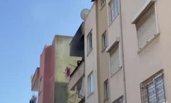 Kiracı evi ateşe verip, eşyaları sokağa attı!
