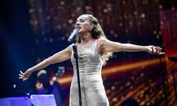 Yıldız Tilbe sahnede fenalaştı: Sebebi bakın ne çıktı!