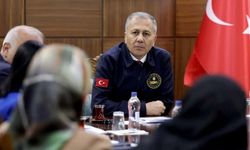 Bakan Yerlikaya Diyarbakır Anneleriyle bir araya geldi