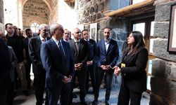 Diyarbakır'da festival coşkulu başladı: "Barışın sesi Diyarbakır'dan!"