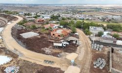 Diyarbakır’da 30 yıllık yol sorunu: Hastalarımızı traktörle götürüyoruz!