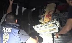 Diyarbakır’da kamyonetin gizli bölmesinde yakalandılar!