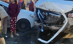 Diyarbakır'da korkutan kaza: Okul servisi ve zabıta aracı çarpıştı!