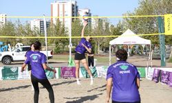 Diyarbakır’da ‘Plaj Voleybolu Turnuvası’nda final: Kazananlar ödüllendirildi