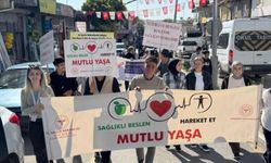 Diyarbakır’da sağlıkçılar yürüdü, çağrı yaptı